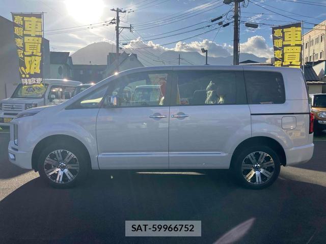 Mitsubishi DELICA 2025-10 8277100-13