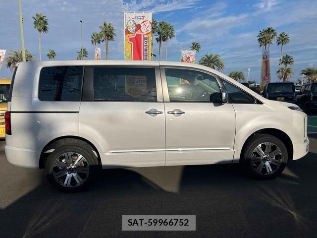 Mitsubishi DELICA 2025-10 8277100-3