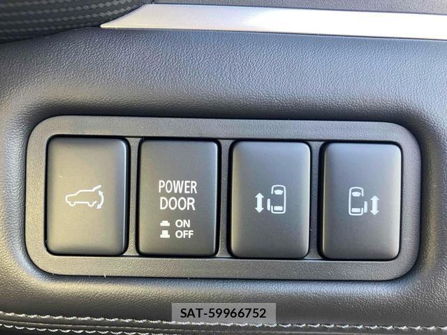 Mitsubishi DELICA 2025-10 8277100-8