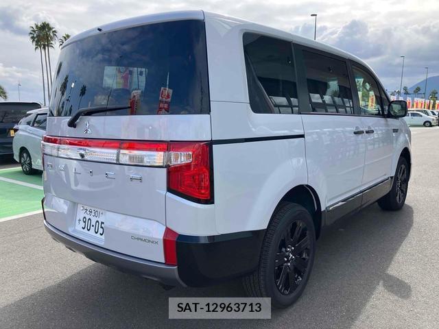Mitsubishi DELICA 2025-10 8277102-1