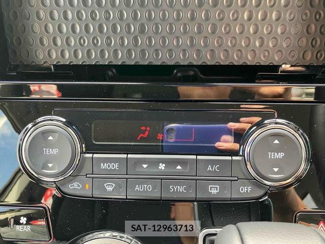 Mitsubishi DELICA 2025-10 8277102-12