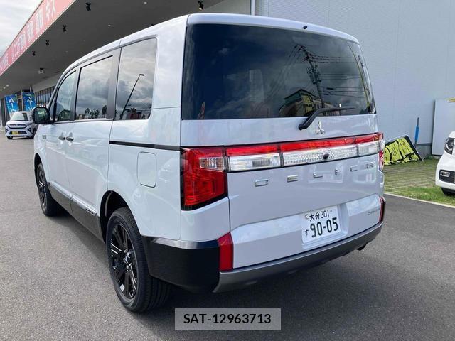 Mitsubishi DELICA 2025-10 8277102-13
