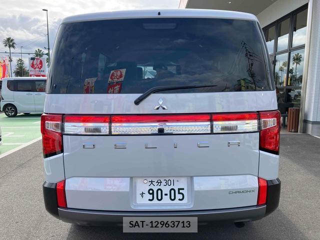 Mitsubishi DELICA 2025-10 8277102-16