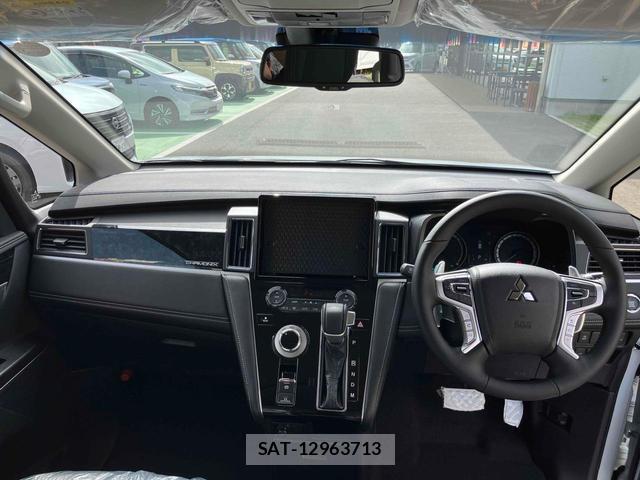 Mitsubishi DELICA 2025-10 8277102-2