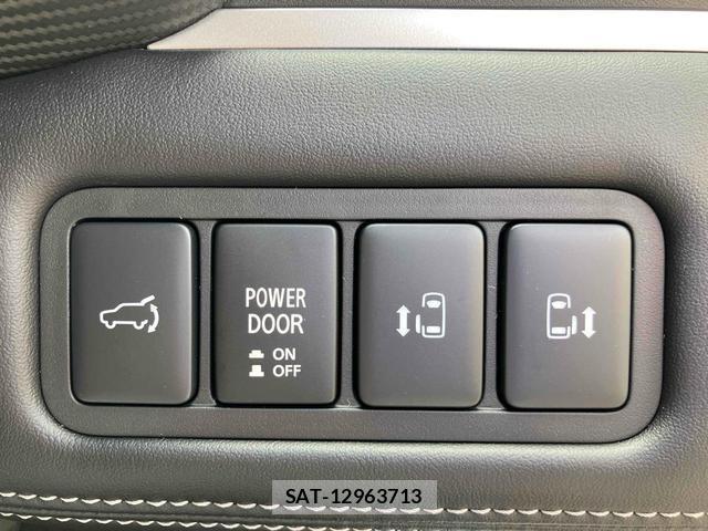 Mitsubishi DELICA 2025-10 8277102-7