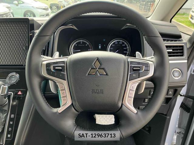 Mitsubishi DELICA 2025-10 8277102-9