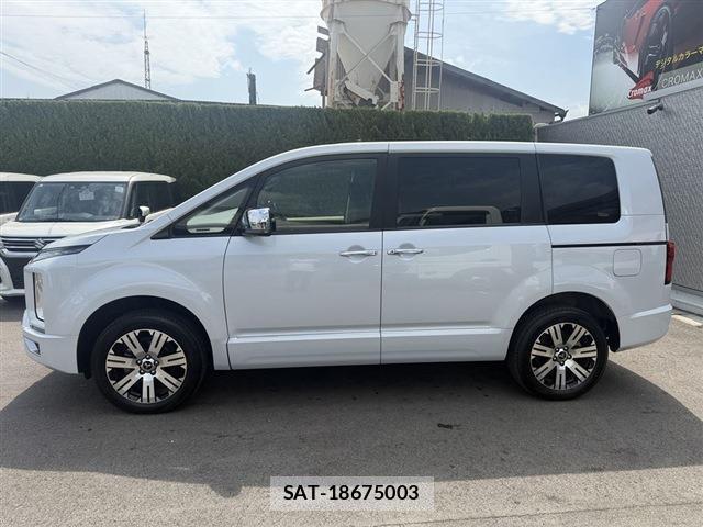 Mitsubishi DELICA 2024-02 8277239-2