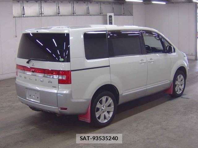 Mitsubishi DELICA 2018-10 8277443-4