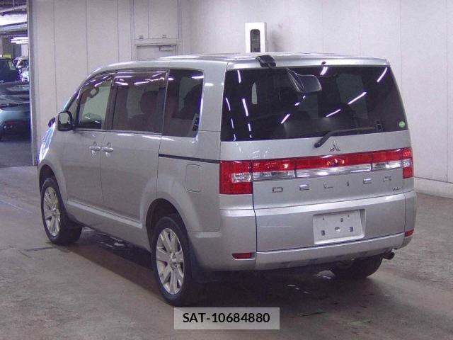 Mitsubishi DELICA 2018-03 8277463-1