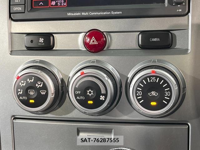 Mitsubishi DELICA 2011-12 8280298-9