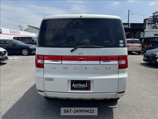 Mitsubishi DELICA 2007-05 8280381-18