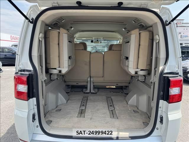 Mitsubishi DELICA 2007-05 8280381-19