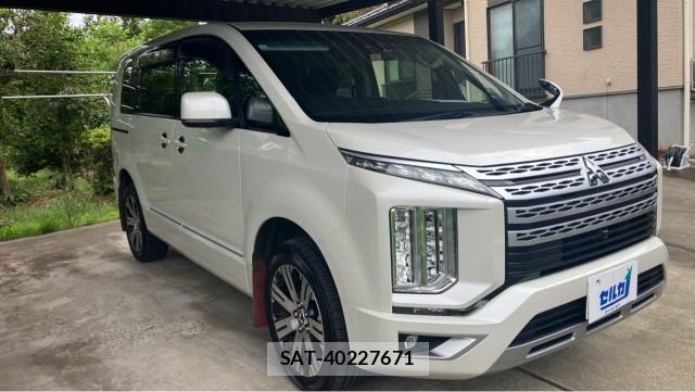 Mitsubishi DELICA 2019-10 8281040-11