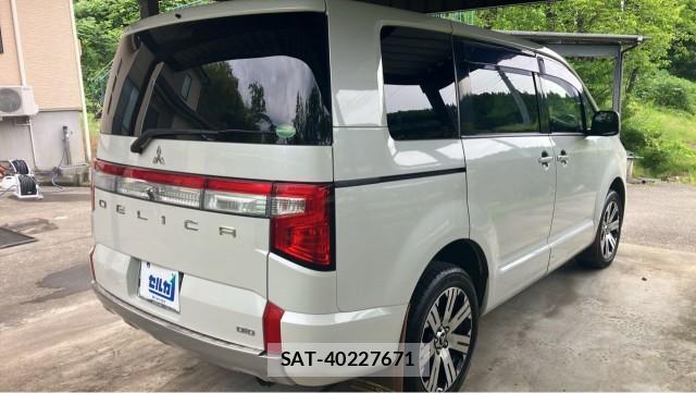 Mitsubishi DELICA 2019-10 8281040-12