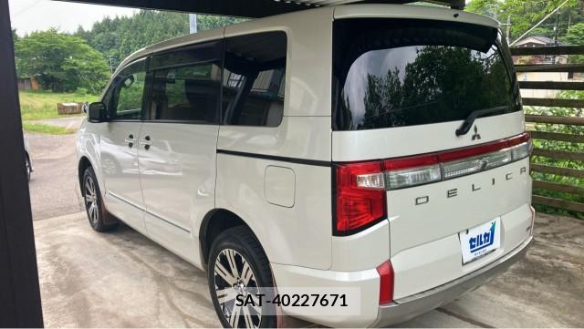 Mitsubishi DELICA 2019-10 8281040-13