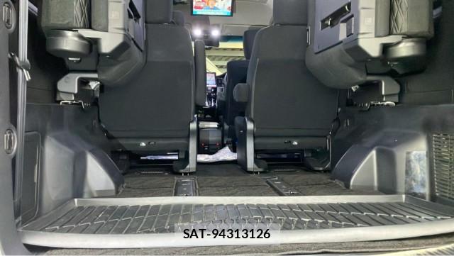 Mitsubishi DELICA 2024-10 8281427-16