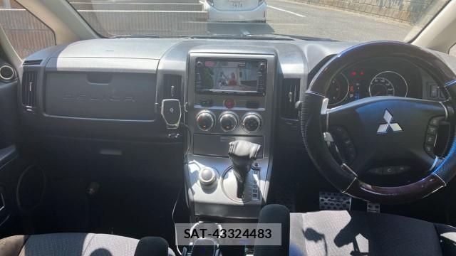 Mitsubishi DELICA 2013-01 8282005-2