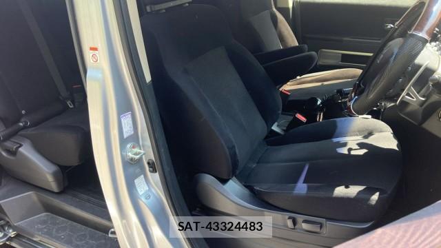 Mitsubishi DELICA 2013-01 8282005-5
