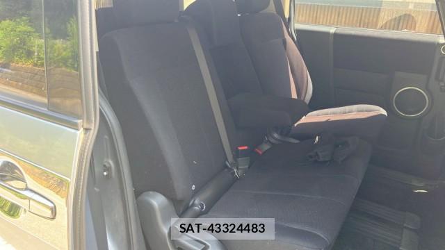 Mitsubishi DELICA 2013-01 8282005-6