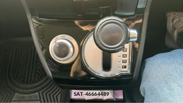 Mitsubishi DELICA 2015-09 8282440-14