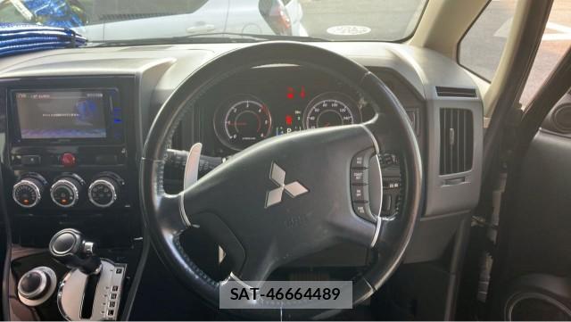 Mitsubishi DELICA 2015-09 8282440-16