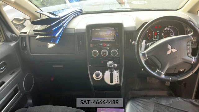 Mitsubishi DELICA 2015-09 8282440-2