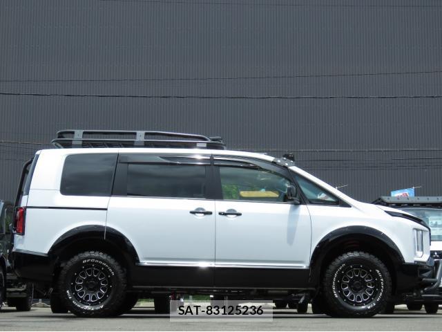 Mitsubishi DELICA 2025-03 8282871-16