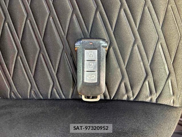 Mitsubishi DELICA 2019-07 8282971-12