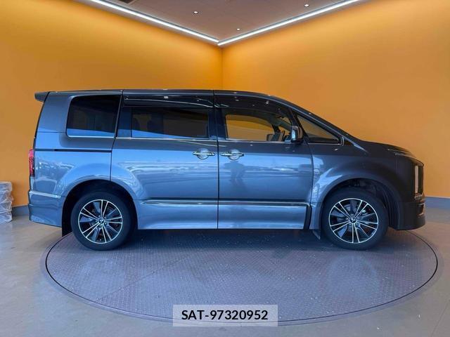 Mitsubishi DELICA 2019-07 8282971-16