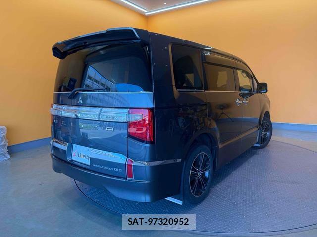 Mitsubishi DELICA 2019-07 8282971-19