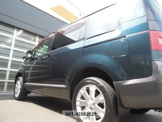 Mitsubishi DELICA 2010-08 8283304-8