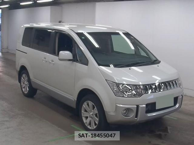 Mitsubishi DELICA 2018-02 8284389-0