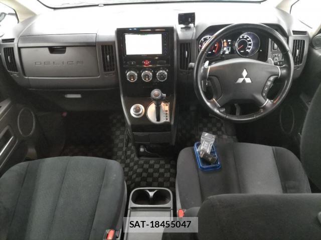 Mitsubishi DELICA 2018-02 8284389-2
