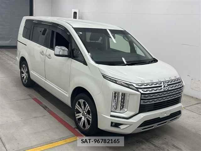 Mitsubishi DELICA 2021-04 8284405-5