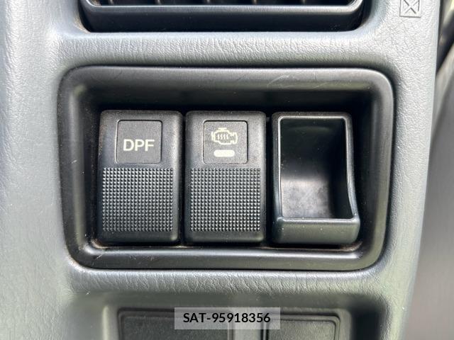 Mitsubishi DELICA TRUCK 2005-02 8283741-11