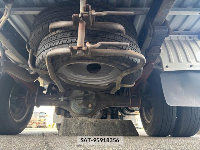 Mitsubishi DELICA TRUCK 2005-02 8283741-8