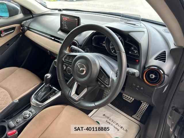 Mazda DEMIO 2017-08 8277793-10
