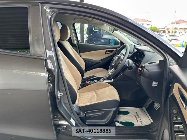 Mazda DEMIO 2017-08 8277793-8