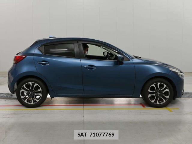 Mazda DEMIO 2018-08 8277913-3
