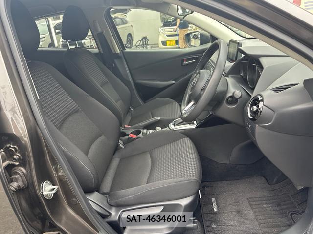Mazda DEMIO 2019-04 8281192-8
