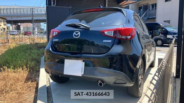 Mazda DEMIO 2015-03 8281944-12