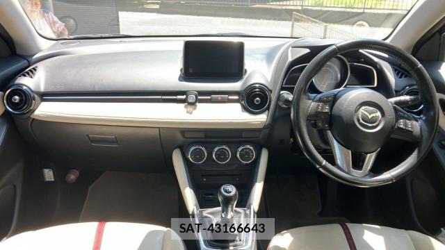 Mazda DEMIO 2015-03 8281944-2