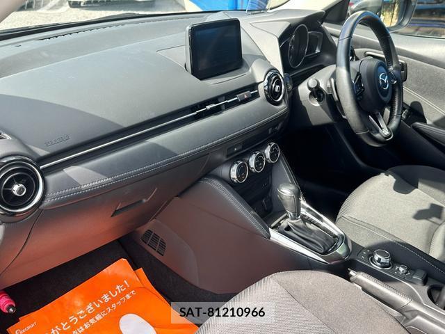 Mazda DEMIO 2017-12 8282564-10