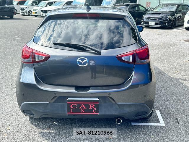 Mazda DEMIO 2017-12 8282564-6