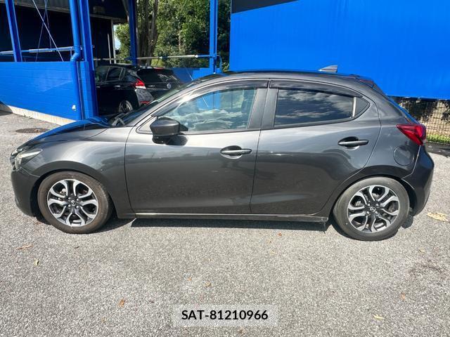 Mazda DEMIO 2017-12 8282564-8