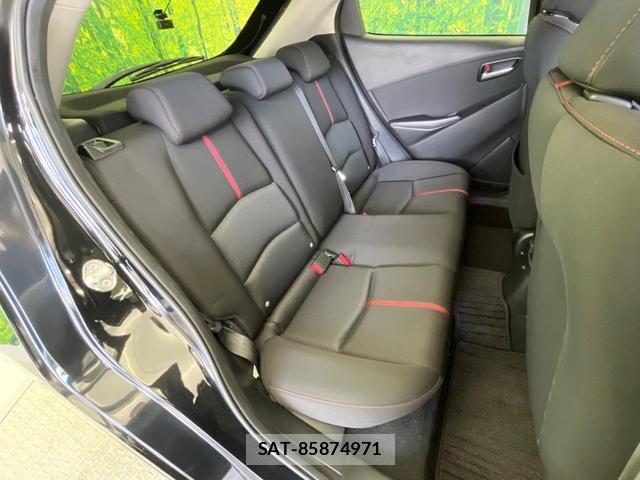 Mazda DEMIO 2015-11 8283025-9