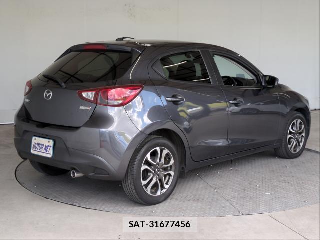 Mazda DEMIO 2015-04 8283708-1