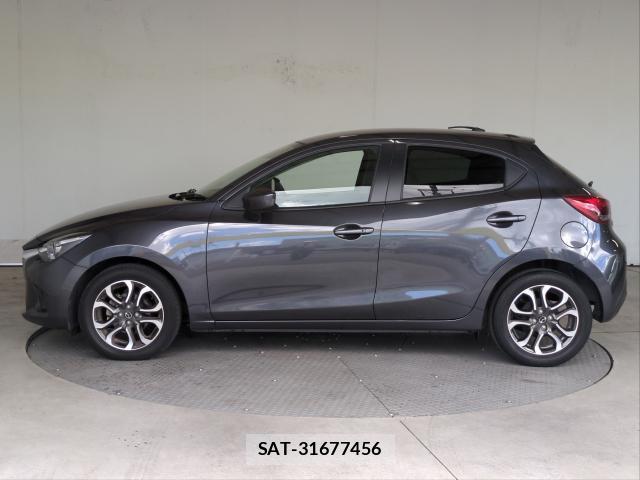 Mazda DEMIO 2015-04 8283708-11