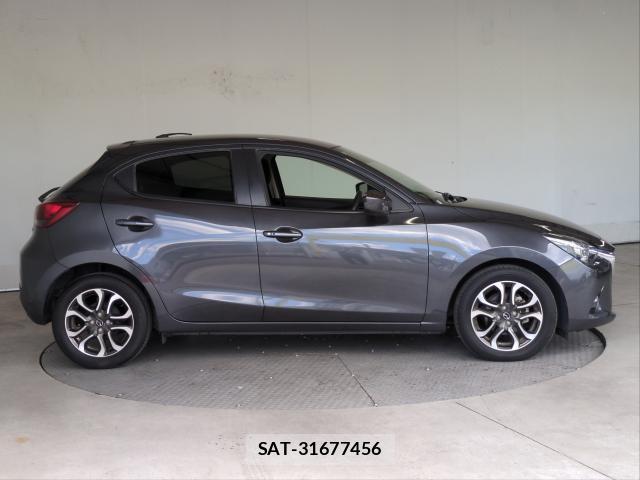 Mazda DEMIO 2015-04 8283708-3