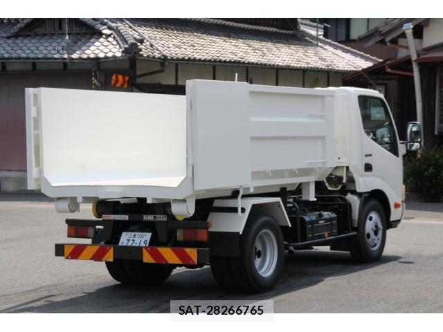 Hino DUTRO 2012-07 8276803-10